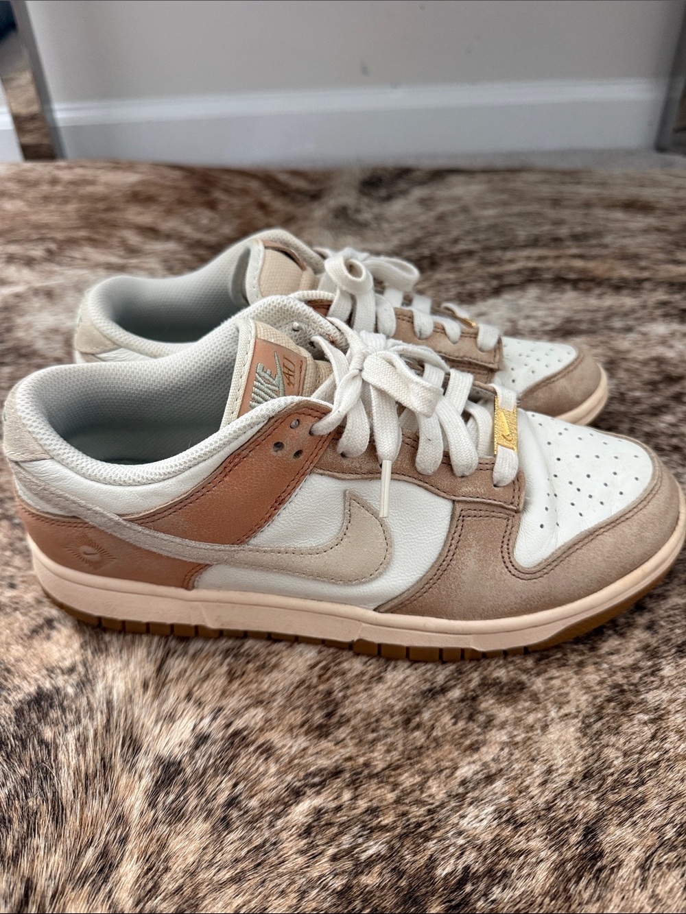 Nike Dunk Low LX Women’s 9 Cream Tan Gold FN7645-133 Sneakers